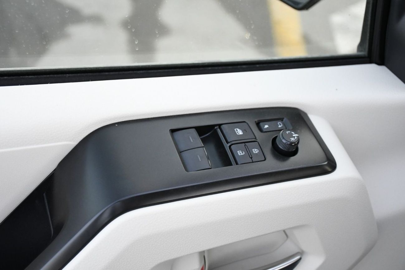 Toyota Hiace GL V6 3.5L Petrol AT 2025YM