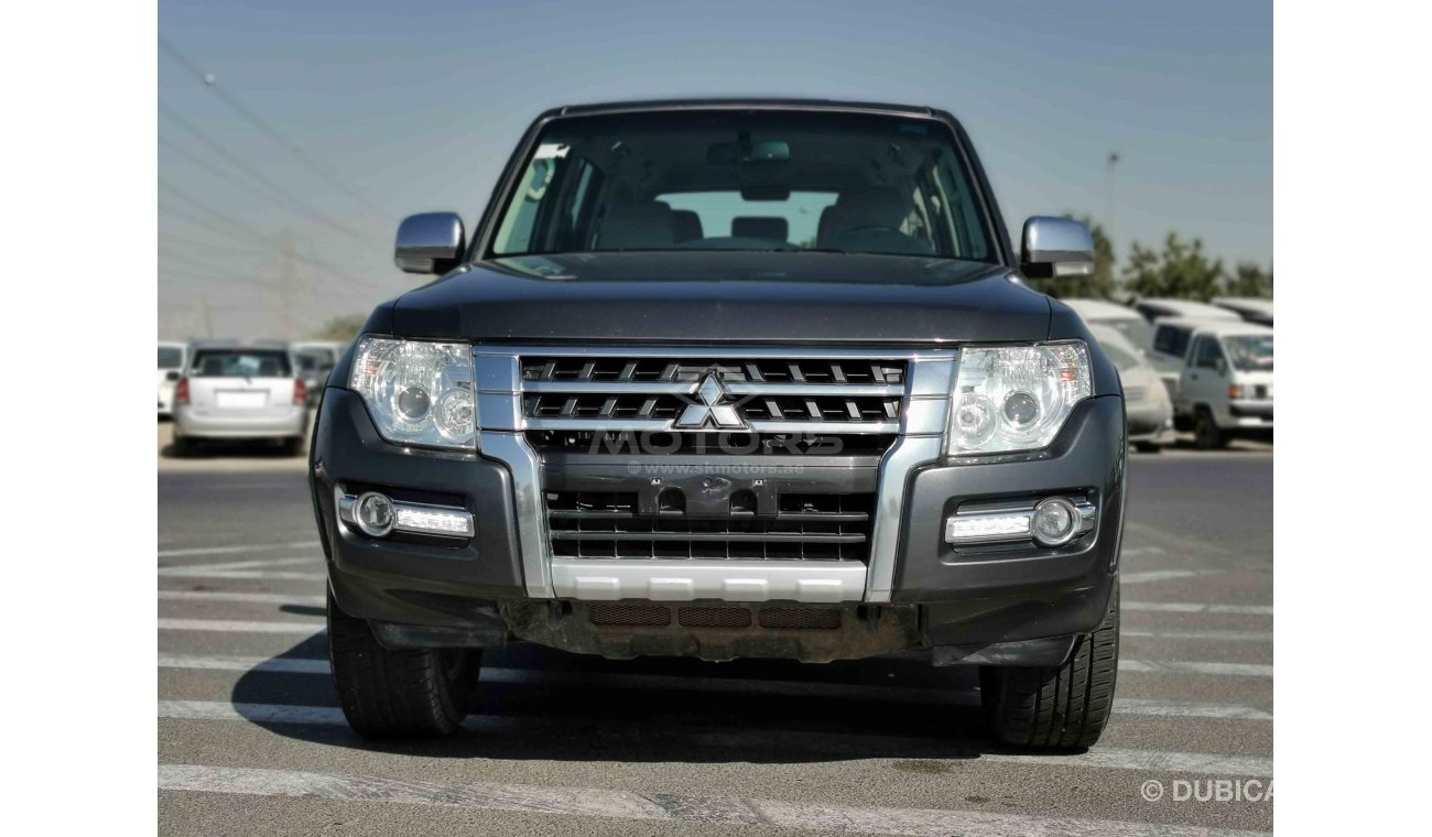 ميتسوبيشي باجيرو 3.5L PETROL, 17" ALLOY RIMS, KEY START, XENON HEADLIGHTS (LOT # 6060)