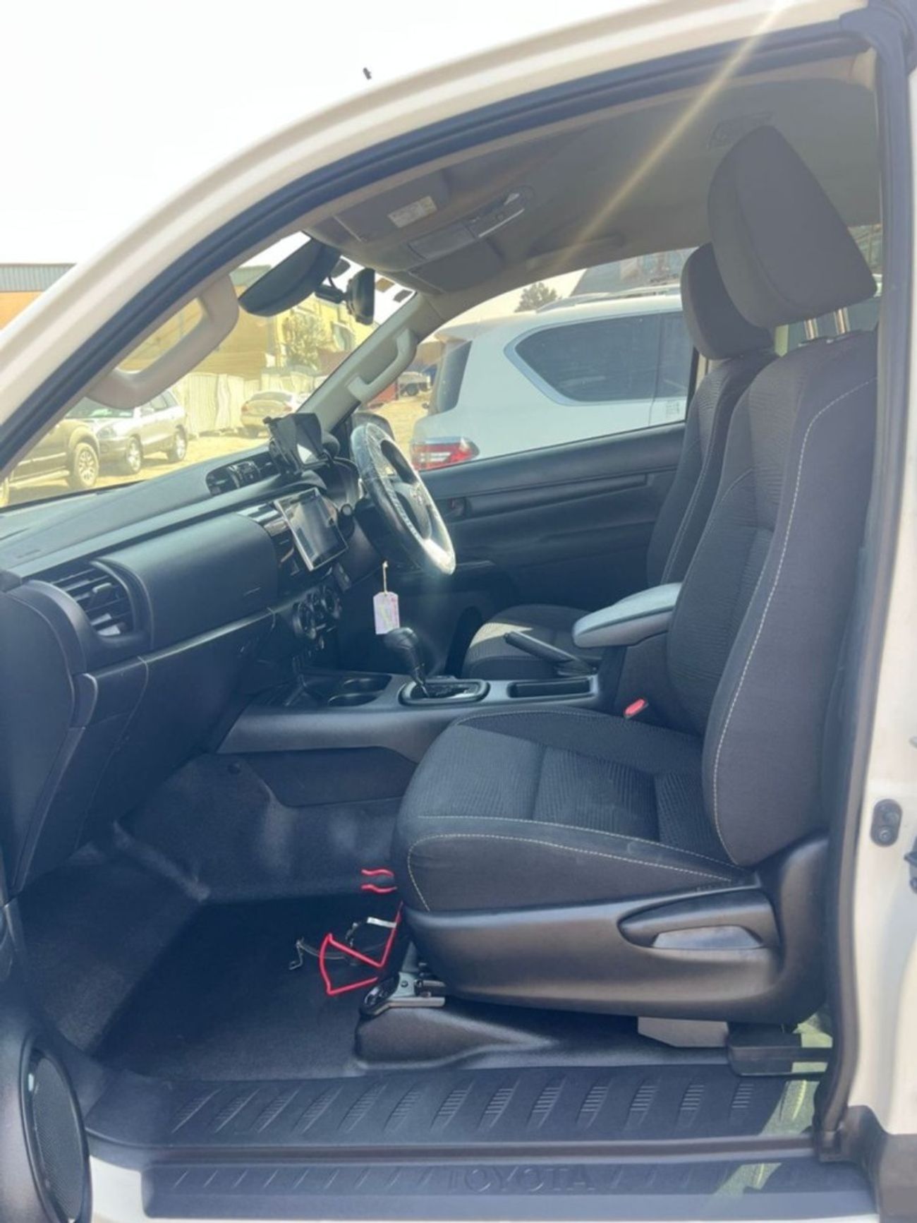 Toyota Hilux SMART CABIN ,DIESEL 2.8 LITER ,RIGHT HAND DRIVE ,AUTOMATIC