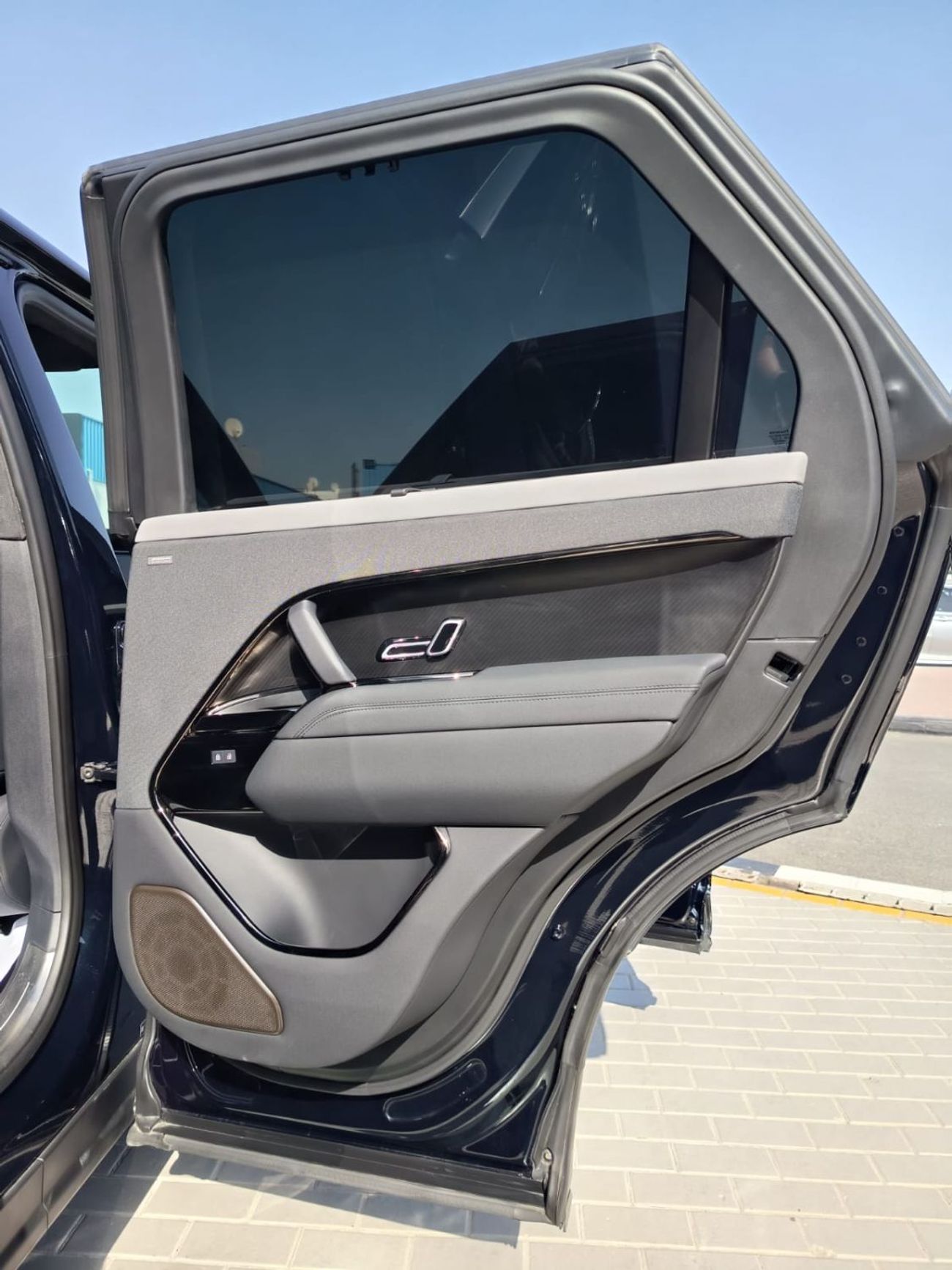 Land Rover Range Rover SV LWB P615