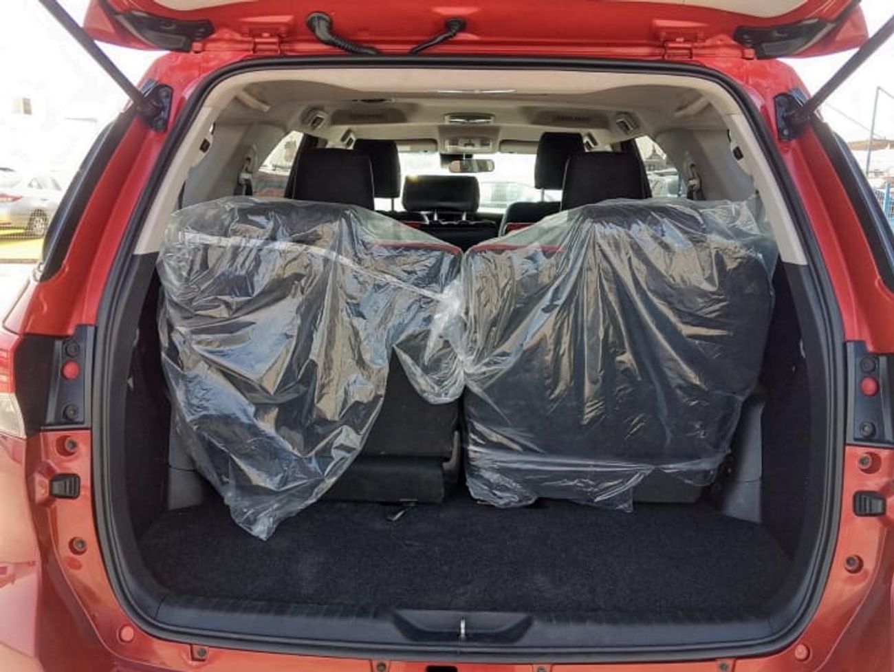 Toyota Fortuner VX-RHD-4WD-2.8L-Automatic-Diesel-7 Seats-5 Doors