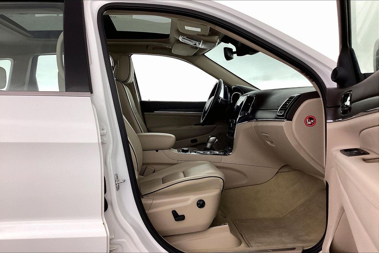 جيب جراند شيروكي Overland | National Day Celebration | شامل الضمان | 0 ﺪﻔﻋﺓ ﺃﻮﻟﻯ