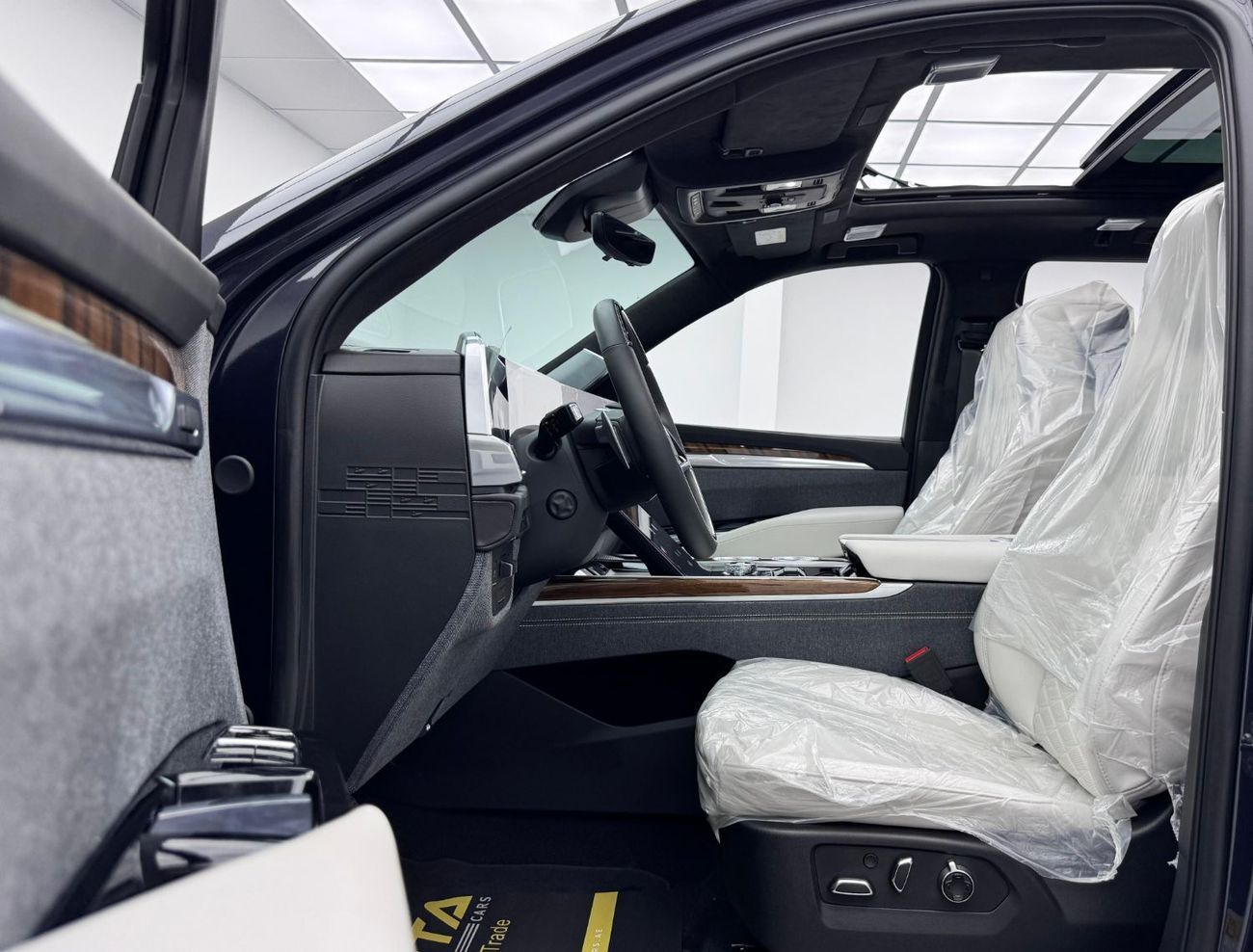 Cadillac Escalade Sport Platinum 6.2L 4WD 2025 Cadillac Escalade Sport Platinum, 5 Years Cadillac Warranty + Service C