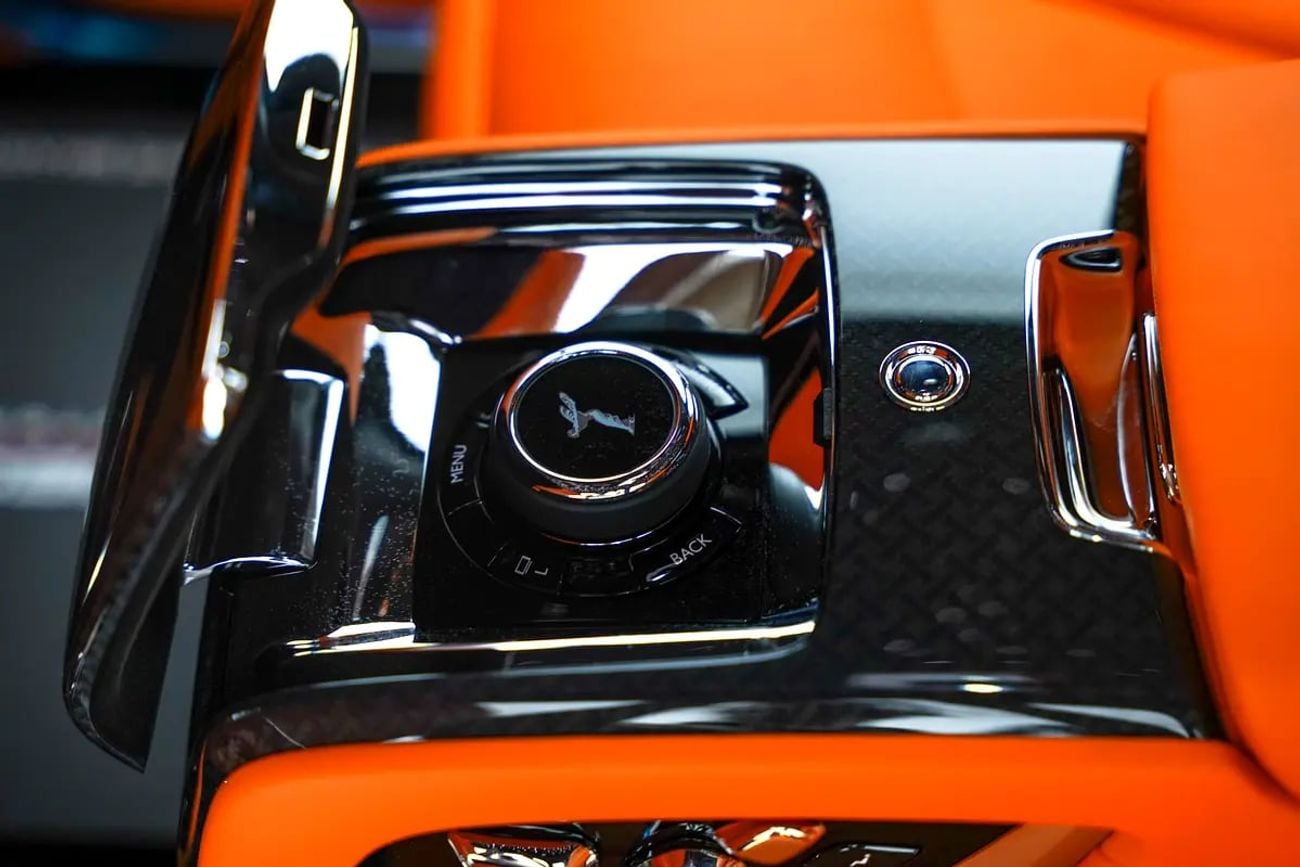 Rolls-Royce Cullinan BLACK BADGE WITH WARRANTY AND SERVICE CONTRACT