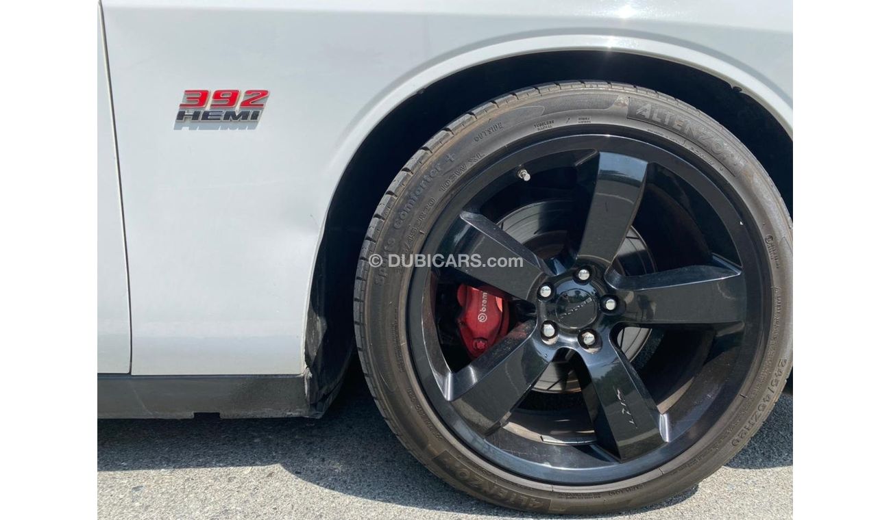 دودج تشالينجر 2014 Dodge Challenger SRT8 (LC), 2dr Coupe, 6.4L 8cyl Petrol, Automatic, Rear Wheel Drive