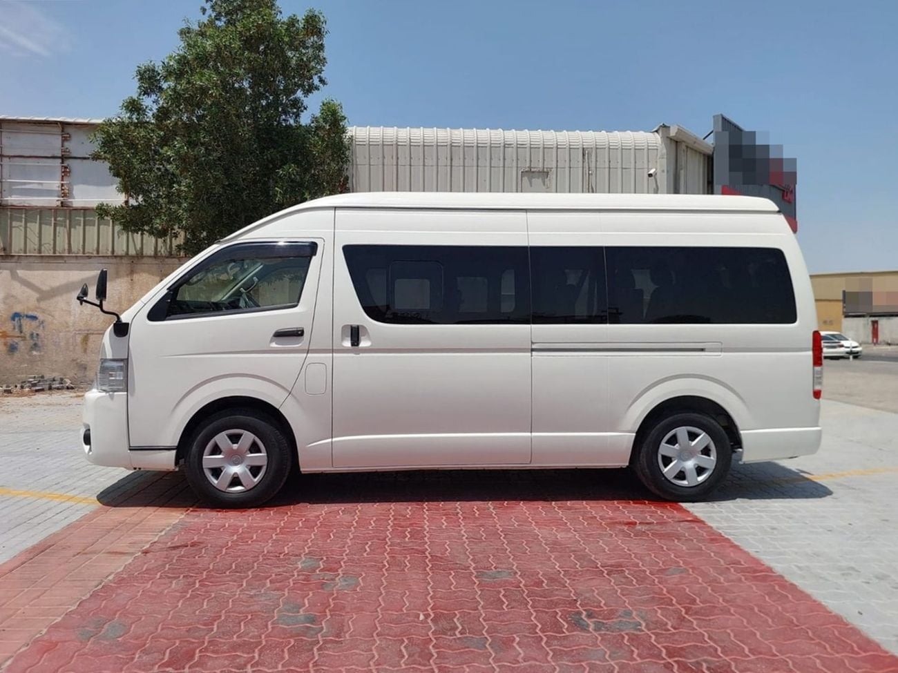 Toyota Hiace TOYOTA HIACE COMMUTER VAN RHD 2016 MODEL 3.0 L DIESEL AUTOMATIC(PM17014)