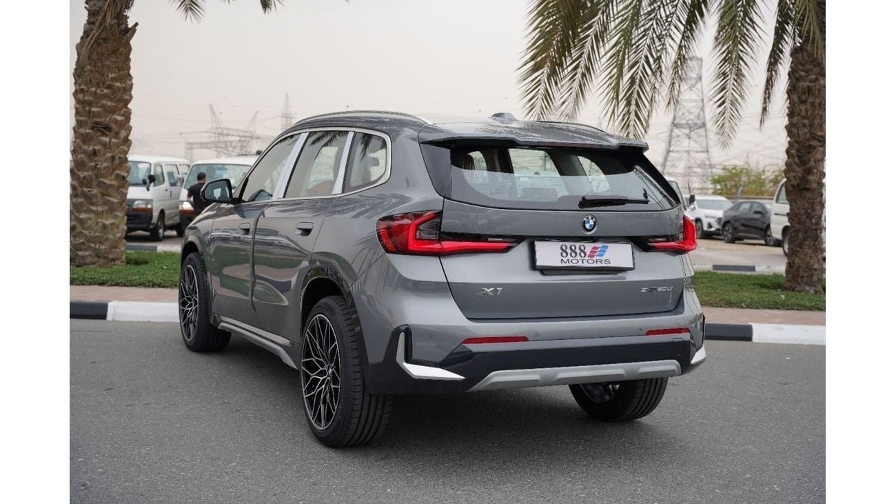 بي أم دبليو X1 2024 بي ام دبليو اكس 1 اس درايف 20 اي رمادي