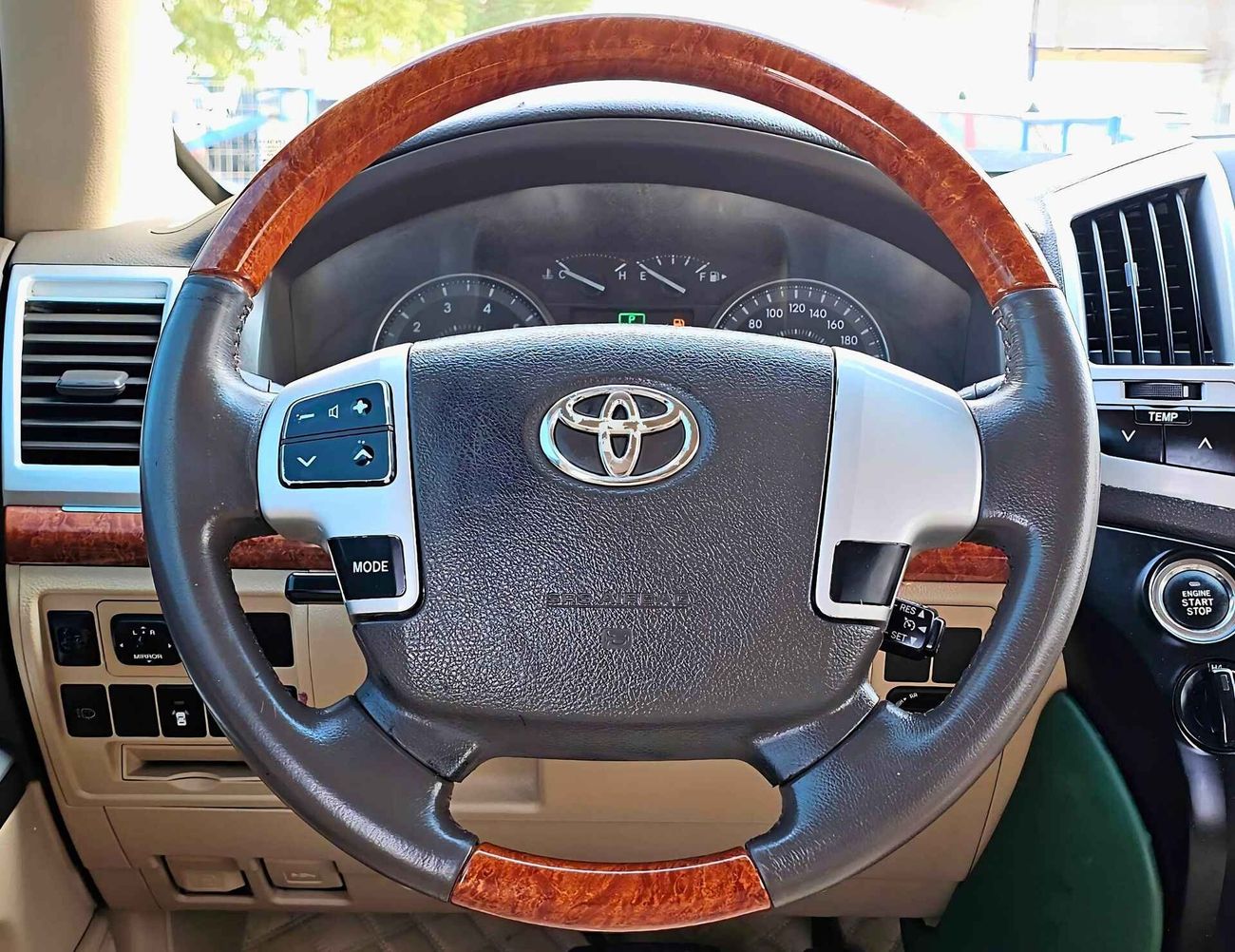 Toyota Land Cruiser GR SPORT / V8 4.6L/ 2022 SHAPE/ A/T /SPECIAL COLOR/ FULL OPTION/ EXPORT ONLY / LOT#60306