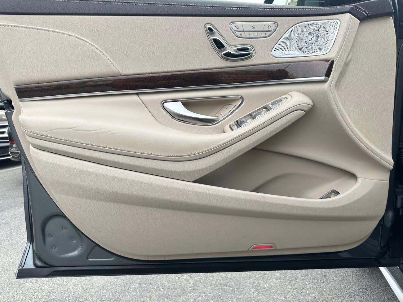 مرسيدس بنز S 560