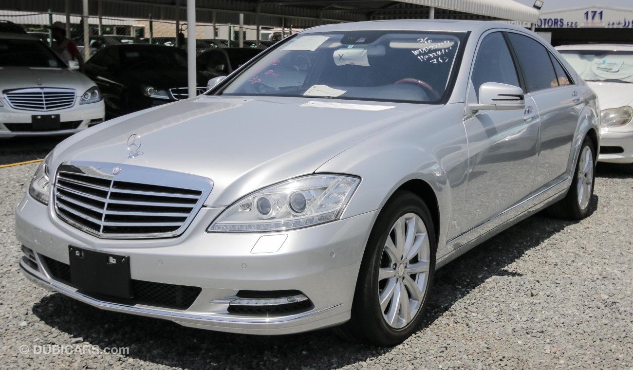 مرسيدس بنز S 550