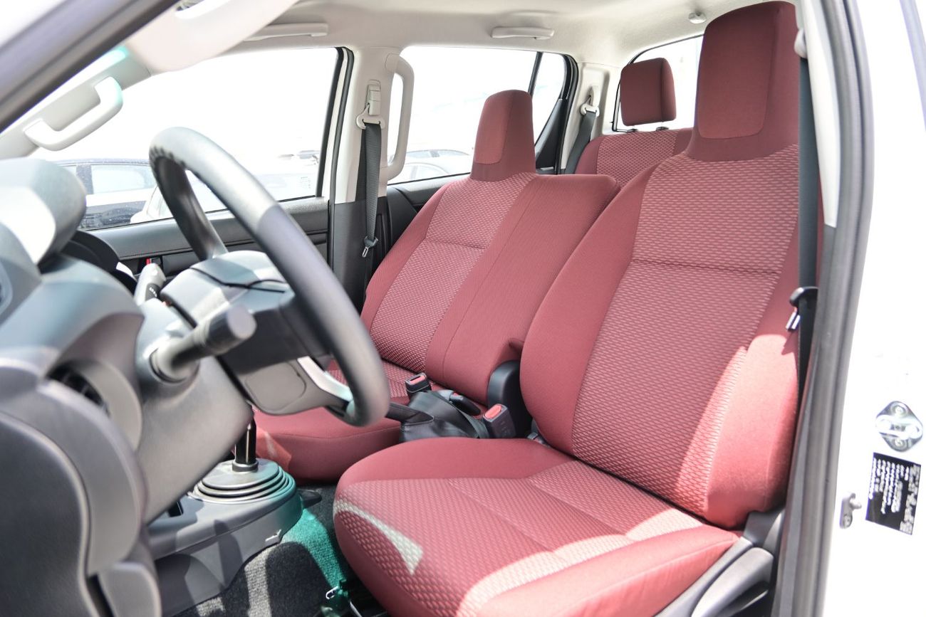 Toyota Hilux GL 2.4L Double Cab Utility Toyota Hilux 2.4L Diesel Manual 4WD, Model 2025, Color White