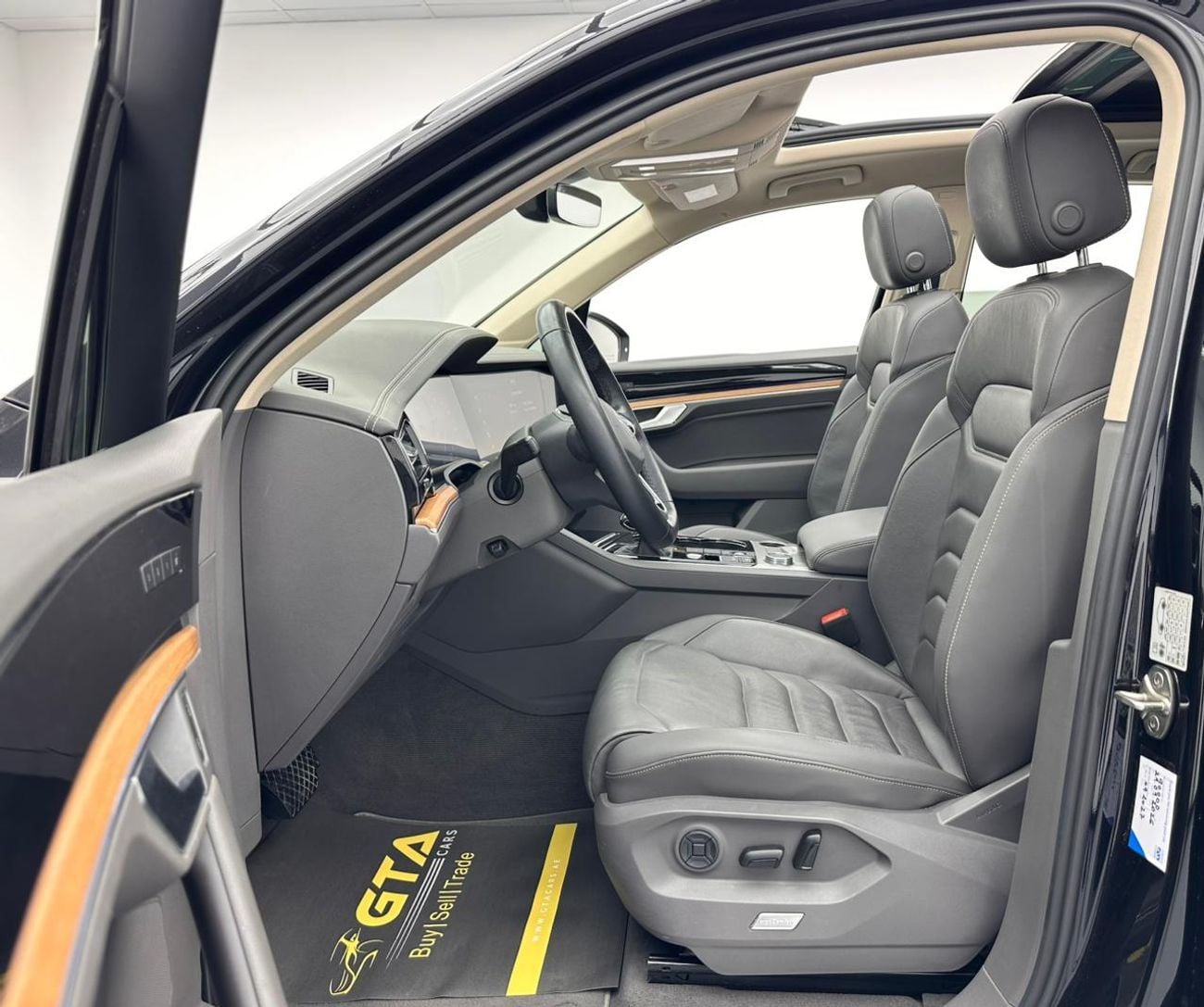 فولكس واجن طوارق 2022 Volkswagen Touareg Atmosphere, Feb/2027 Volkswagen Warranty, Volkswagen Full Service History, G