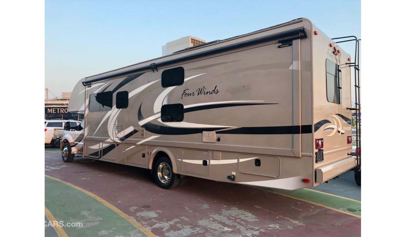 Ford F 550 "FOUR WINDS BY THOR MOTORS COACH CO