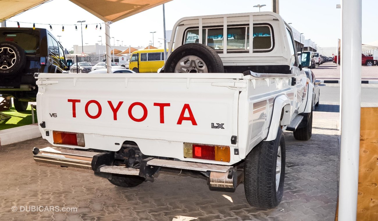 Toyota Land Cruiser Pick Up LX V6