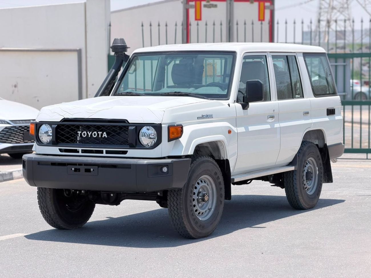 تويوتا لاند كروزر 70 LC 78 HARDTOP 2.8L AT