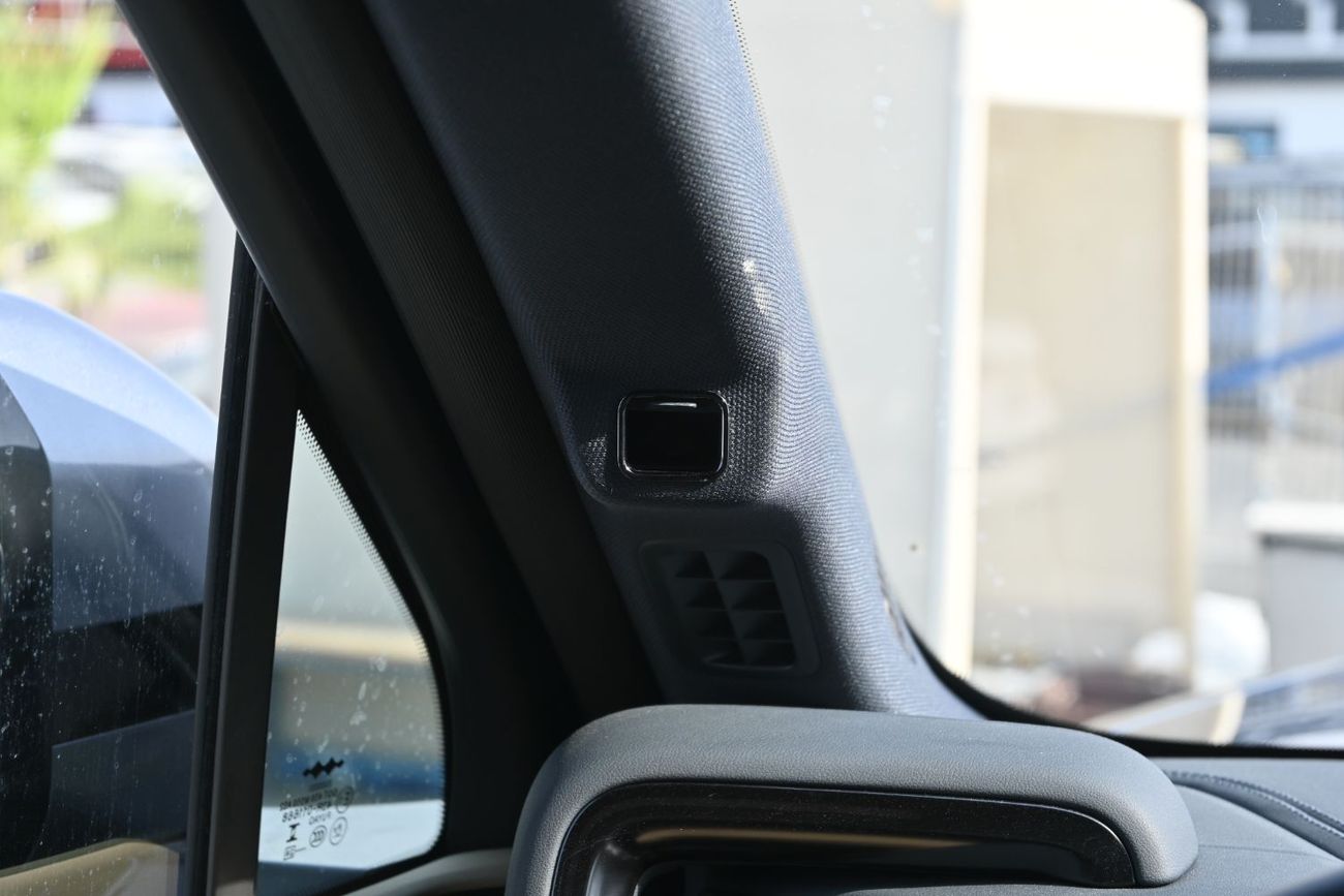 BYD Leopard 5 BYD Leopard 5 Flagship 1.5L Turbo + Plug-In Hybrid Dual Motor Model 2024 Color Grey