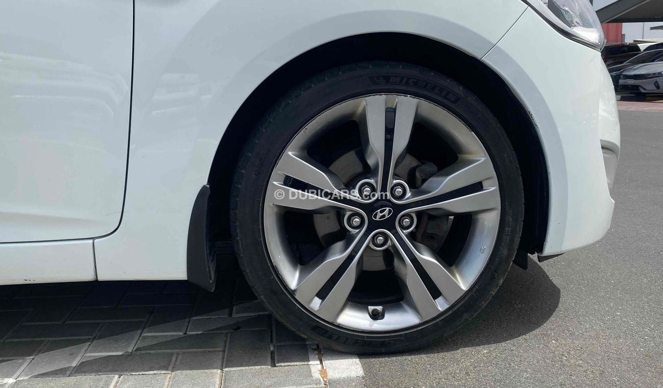 Hyundai Veloster Full option, free accident 1.6 V4