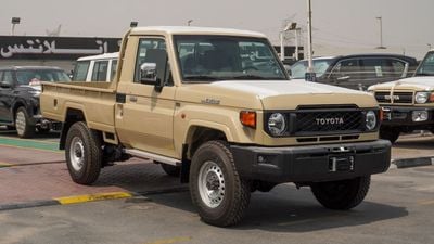 Toyota Land Cruiser Pick Up LX 4.0L V6 SINGLE CABIN A/T