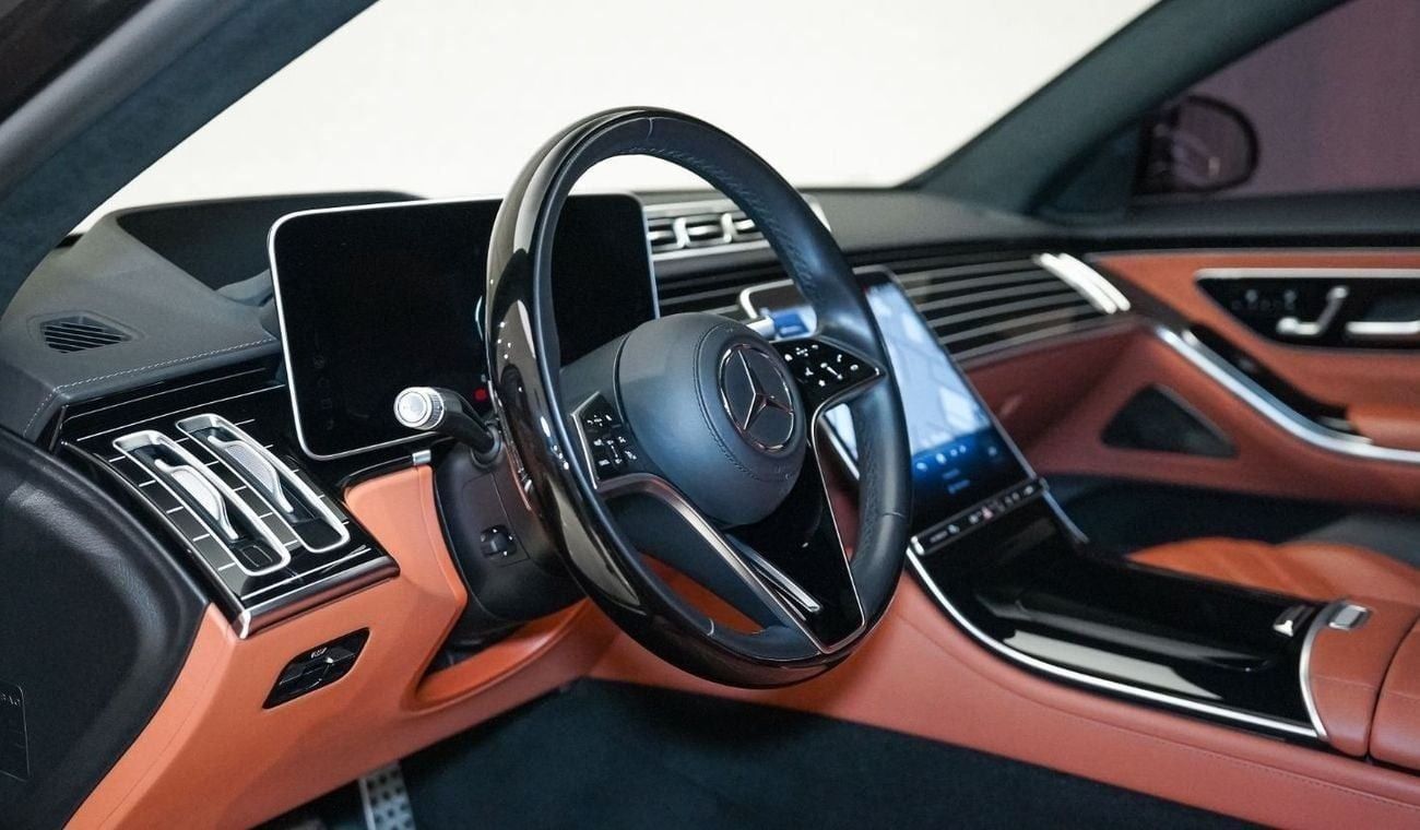 مرسيدس بنز S 580 4Matic AMG Line - AED 7,025 P/M - Warranty till 08/2028