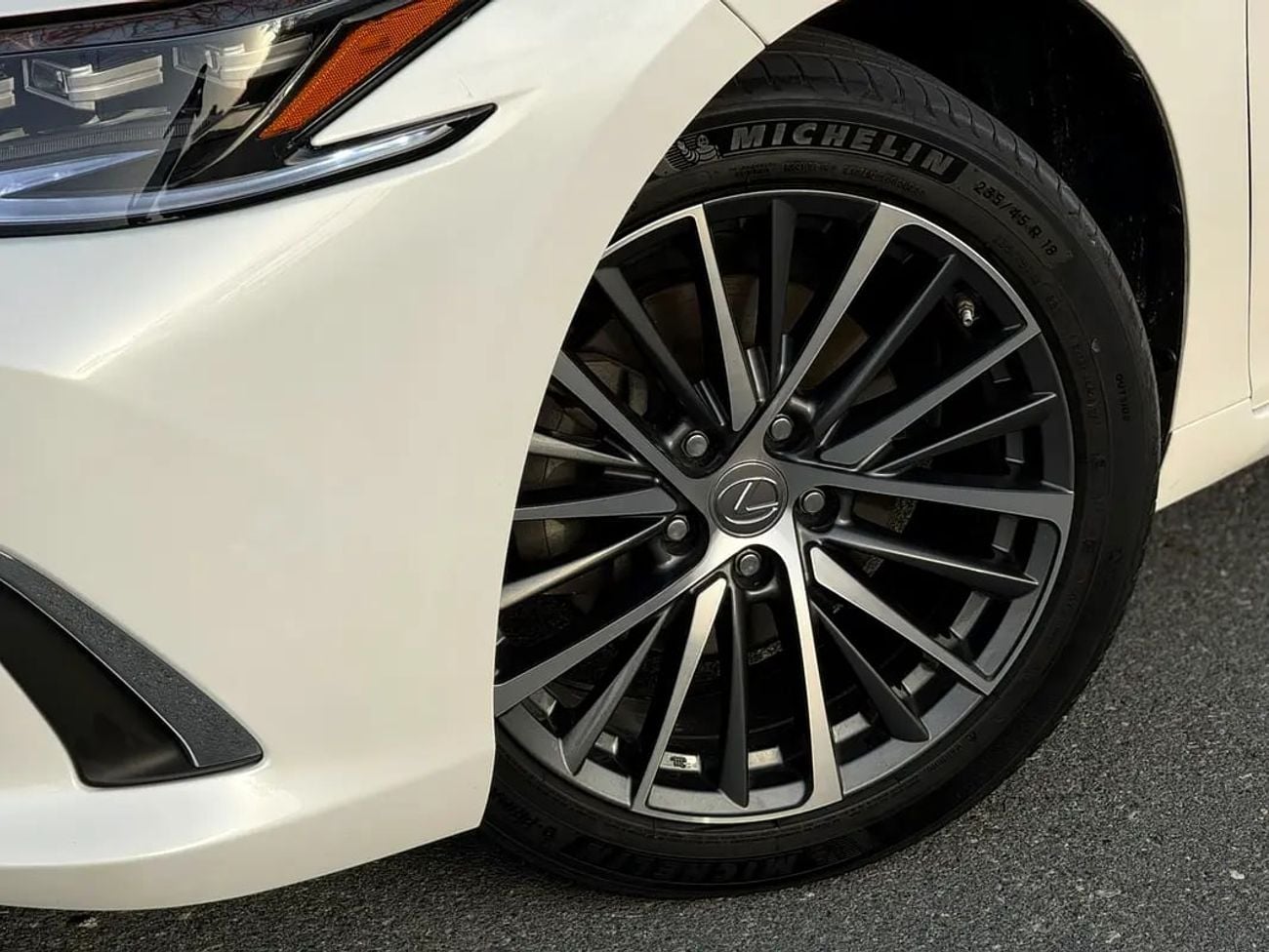 لكزس ES300h /Month | ES300h | Warranty | GCC Specs