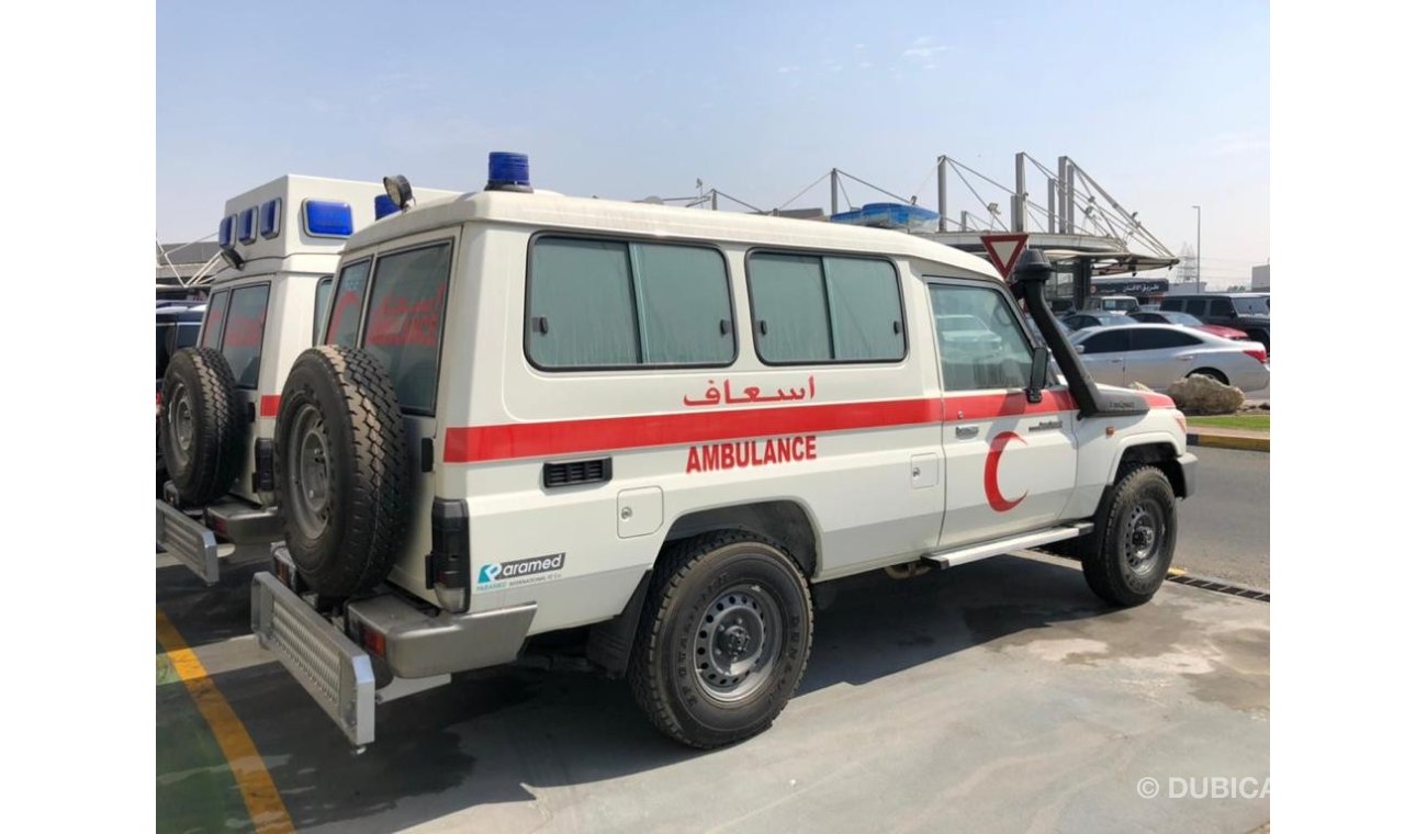 تويوتا لاند كروزر هارد توب "Ambulance" 2020