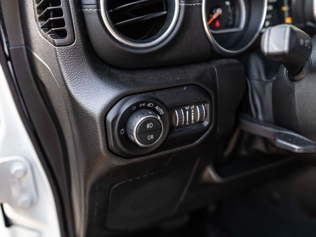 Jeep Wrangler Sahara 3.6L A/T (5 Seater)