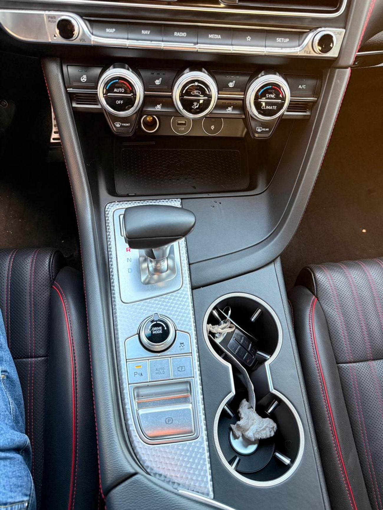 Genesis G70 Platinum 2.0L AWD