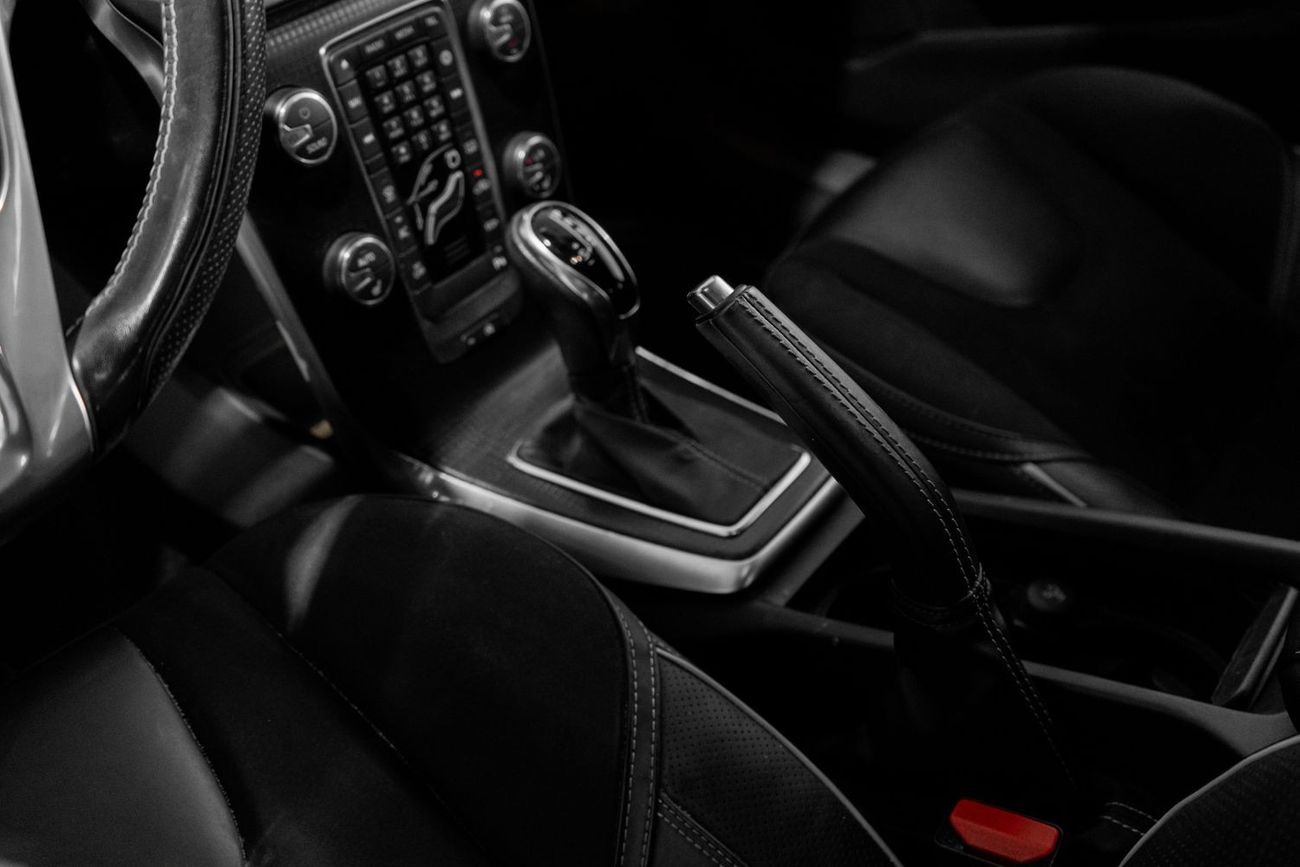 Volvo V40 T5 R-Design