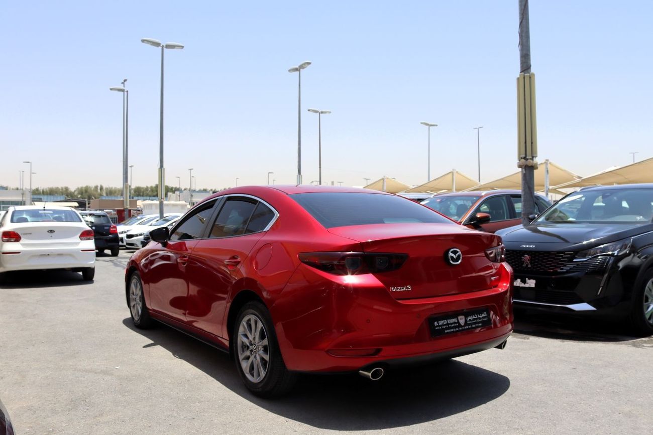 Mazda 3 V ACCIDENTS FREE - GCC - ENGINE 1600 CC - SUNROOF - KEYLESS ENTRY AND START - ORIGINAL PAINT - PERFE