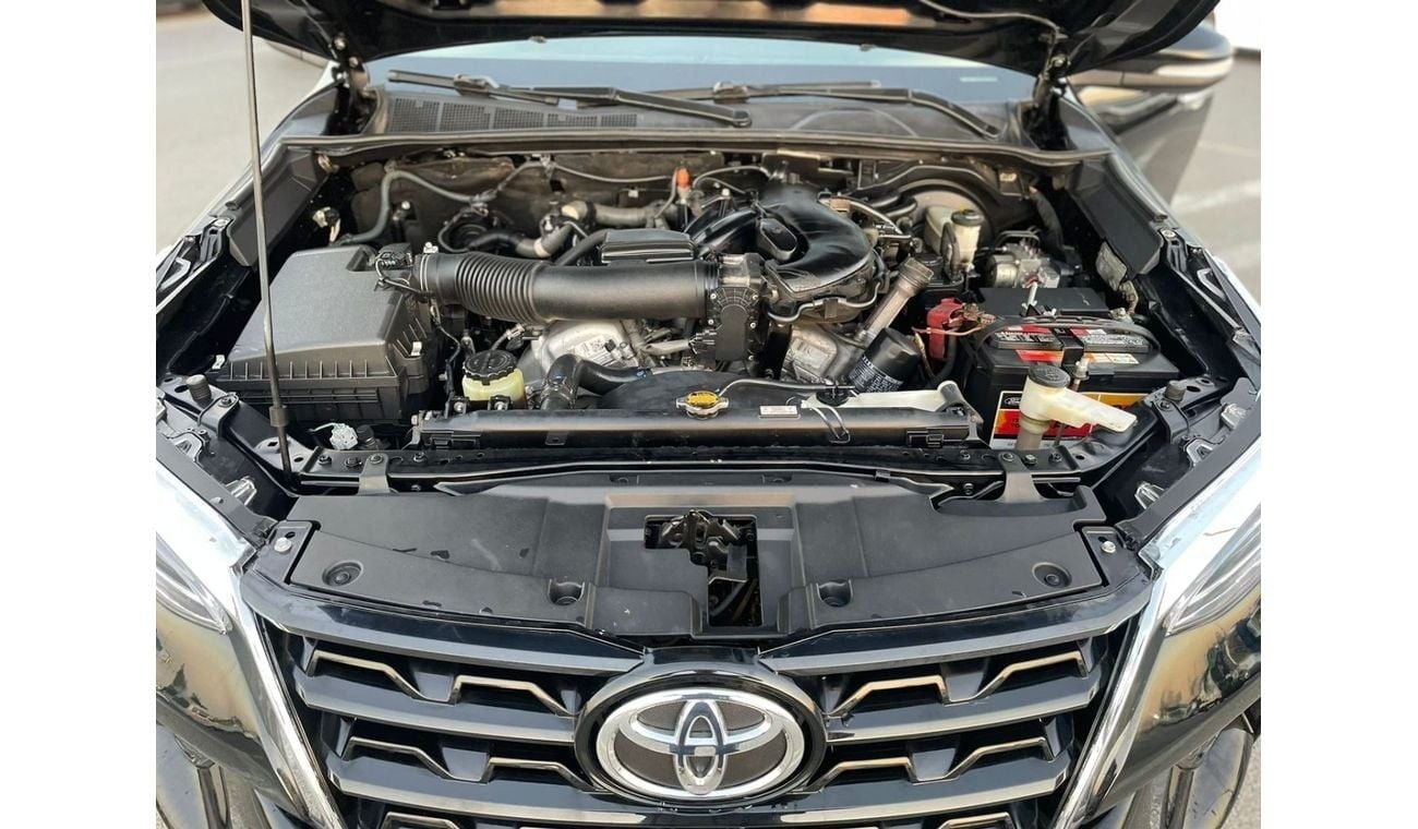Toyota Fortuner 2016 Toyota Fortuner GX.R 4.0L V6 - AWD 4x4 - MidOption+ 7 Seater - 74,000 km
