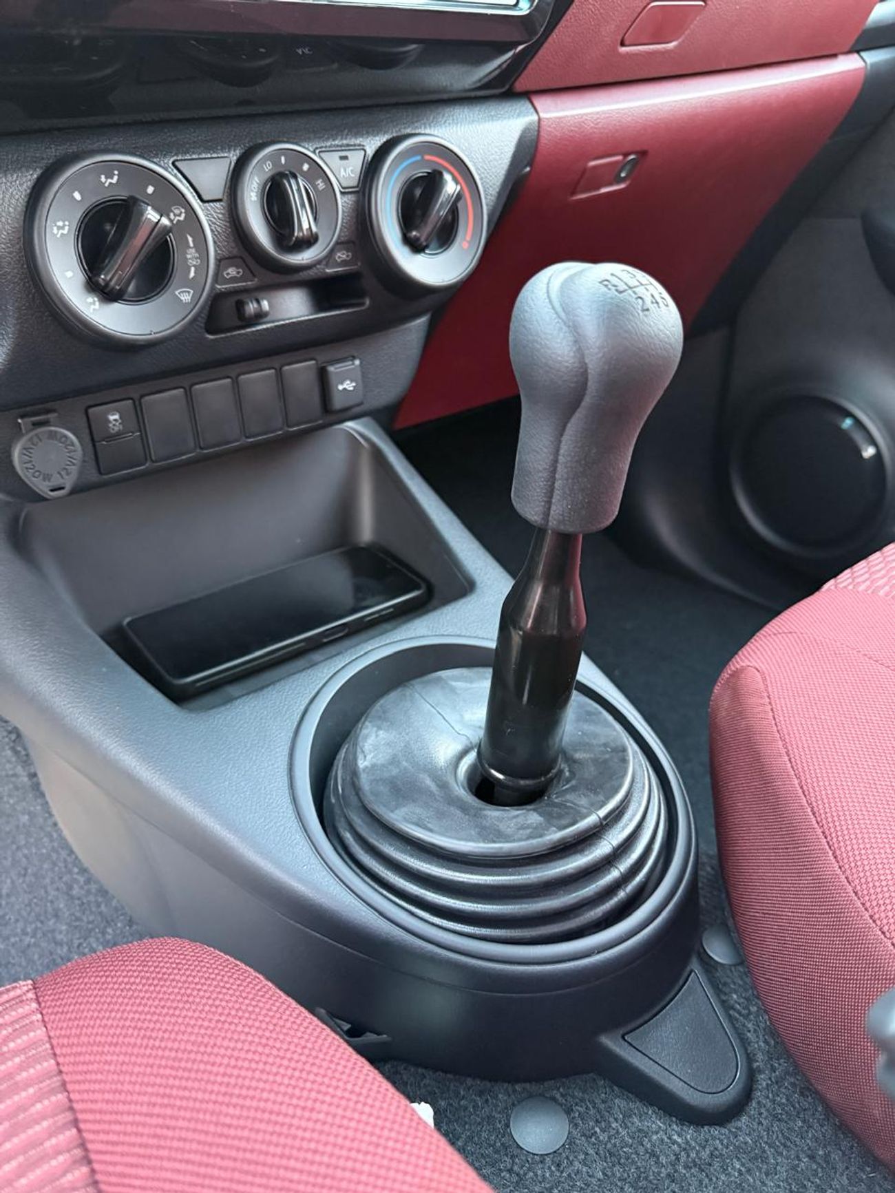 Toyota Hilux GL 2 2.4L AWD