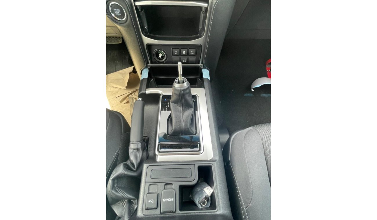 تويوتا برادو تويوتا برادو VX ، 2.8 لتر ، ديزل ، لون أسود ، عجلات كاملة ، للتصدير فقط