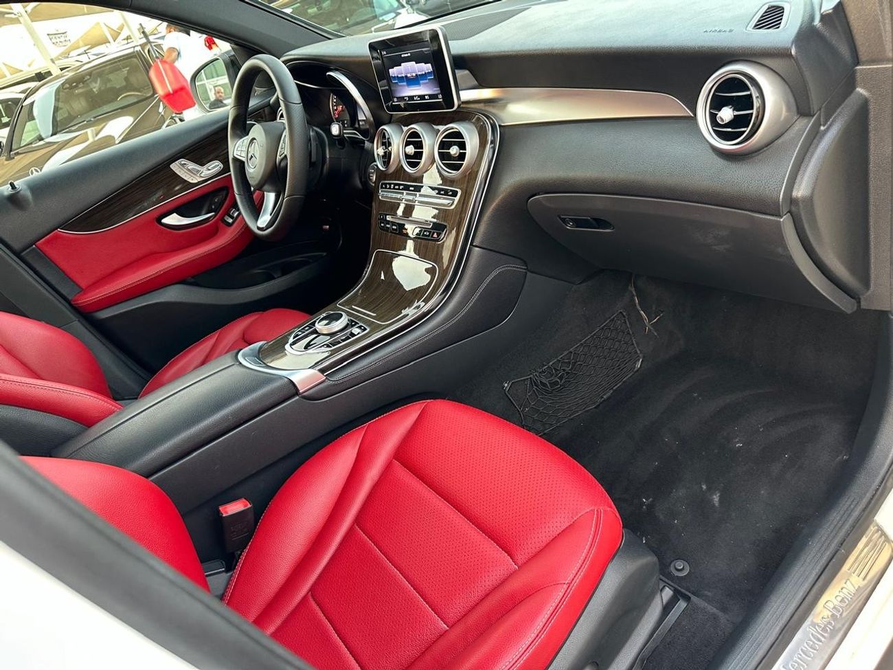 مرسيدس بنز GLC 300 AMG