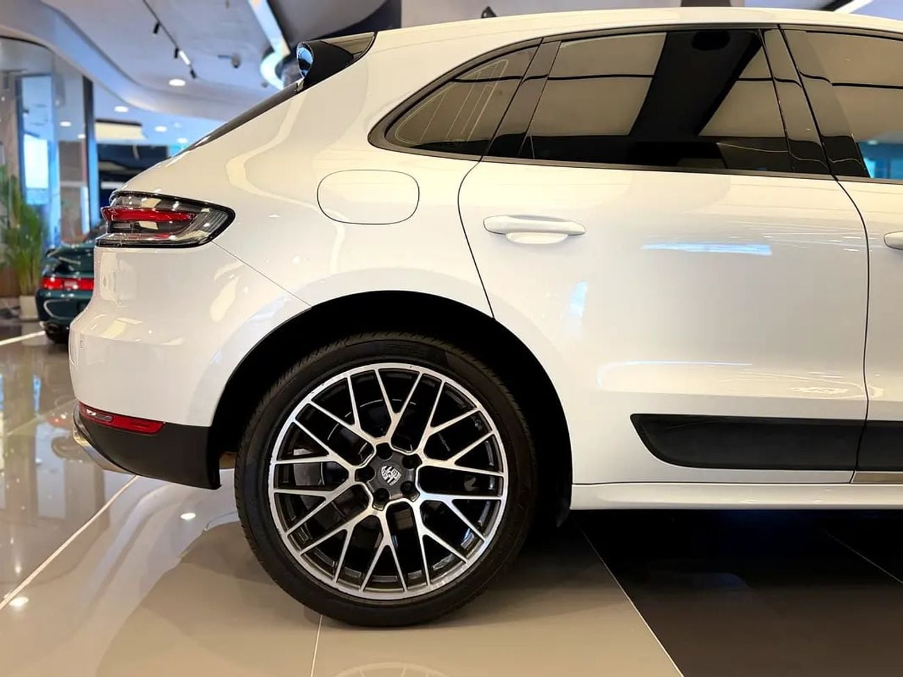 Porsche Macan Turbo GCC Specs - Pristine Condition