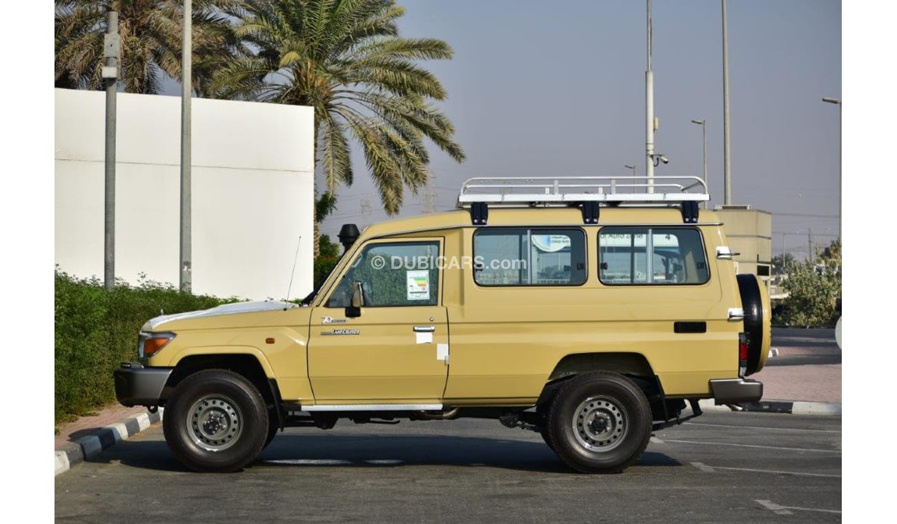 تويوتا لاند كروزر 70 78 LONG WHEEL BASE SPL V8 4.5L TURBO DIESEL 4WD 9 SEAT MANUAL TRANSMISSION