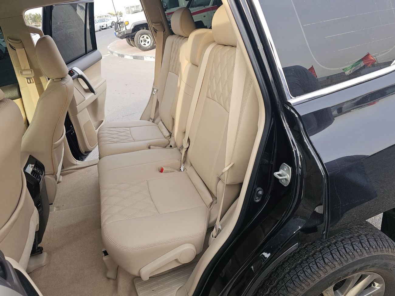 Toyota Prado TX-L Top 2.7L LHD-4WD-Automatic-Petrol-GCC specs-6 Cylinders-7Seats-5 Doors