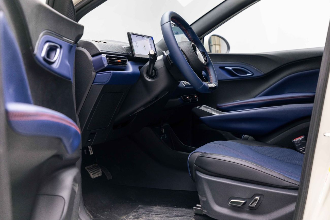 BYD Seagull ID Flying - White Inside Blue | Export Only