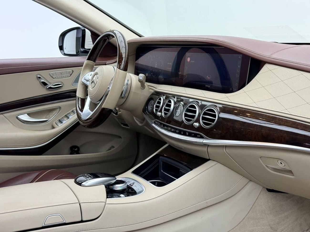 Mercedes Benz S560 L AMG 2019 Mercedes Benz S560 L 4MATIC, Warranty, Full Mercedes Service History, Fully Loaded, GCC