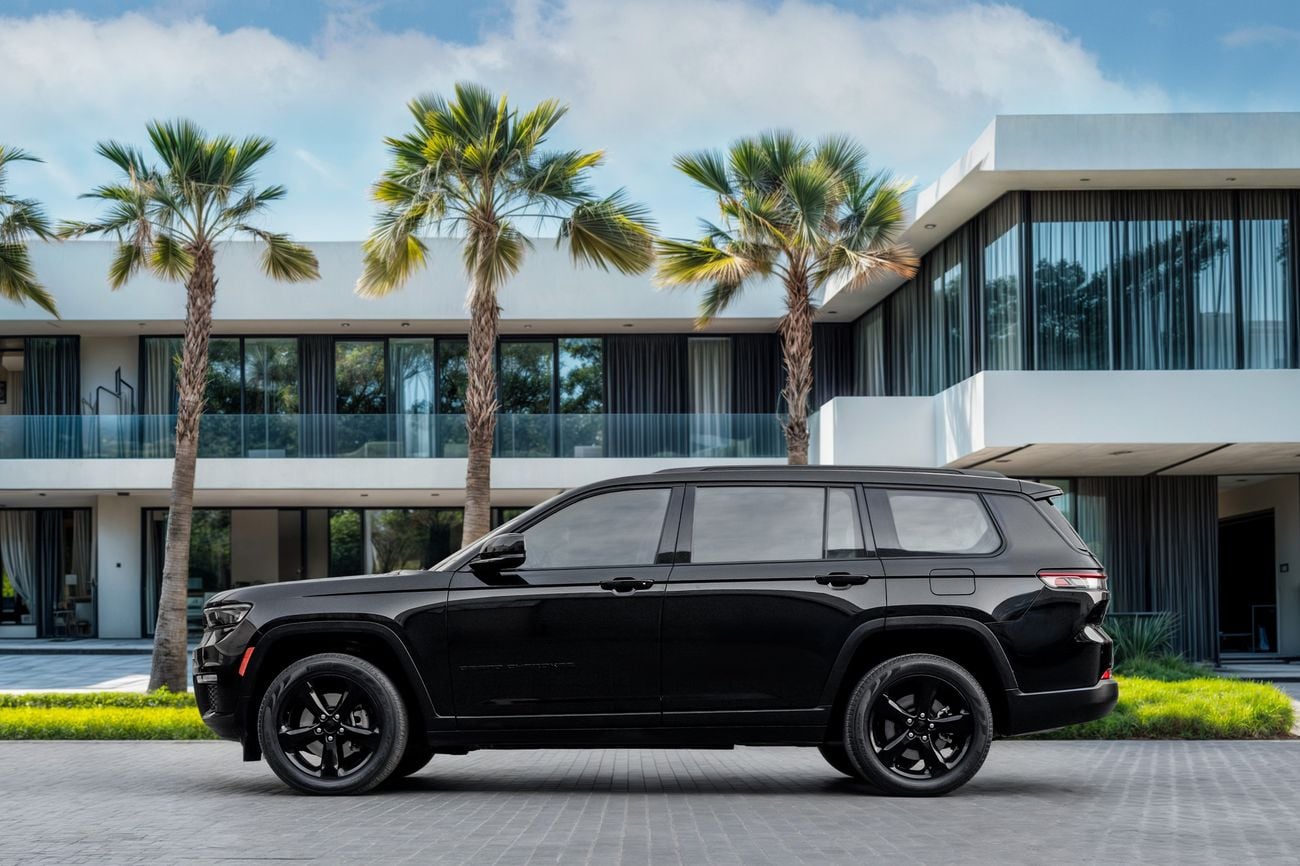 Jeep Grand Cherokee | 2,213 P.M | 0% Downpayment | LOW KM!