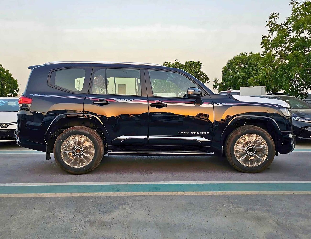 Toyota Land Cruiser GXR TWIN TURBO / 3.5L V6 PETROL / BIG DVD JBL SPKR / SUNROOF (CODE # GXR3HB)