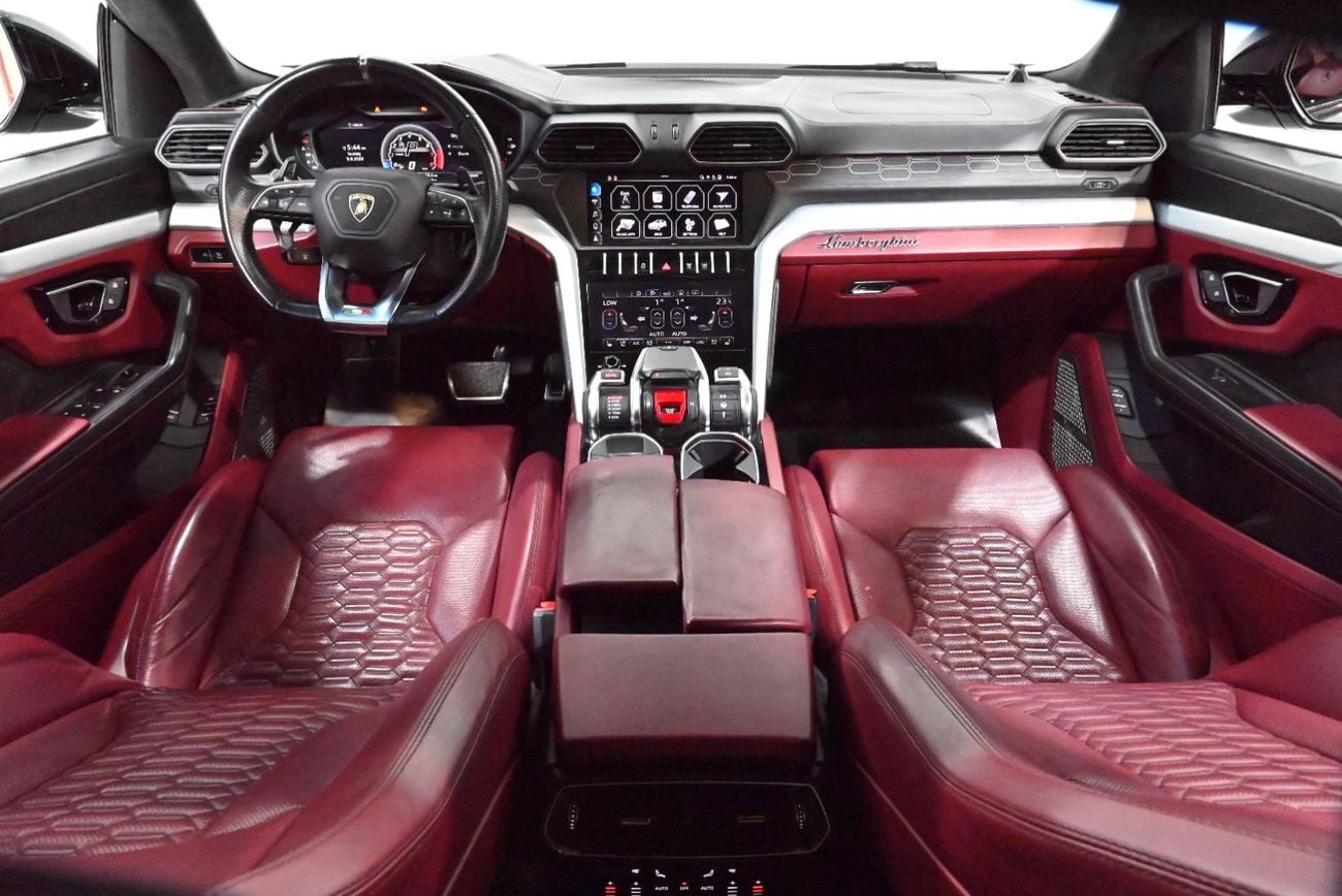 Lamborghini Urus STD 2019 Lamborghini Urus, Service History, 1 Year Warranty, Excellent Condition, GCC