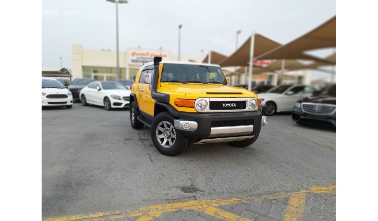 Toyota FJ Cruiser الإمارات الشارقة سوق الحراج الإمارات