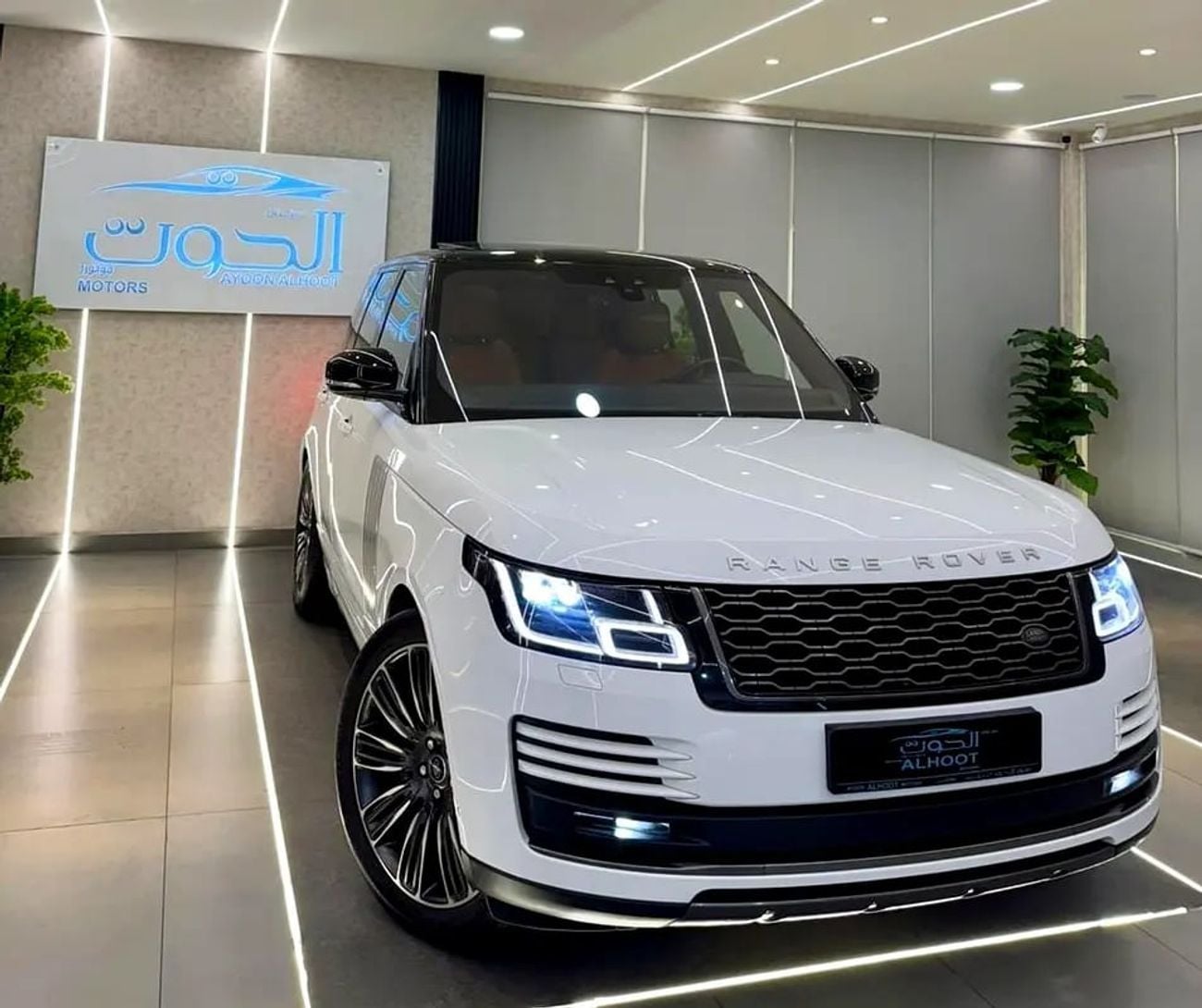 لاند روفر رينج روفر LWB Autobiography P400 3.0L ELITE VOGUE || SUPERCHARGED || GCC || FULLY LOADED || ACCIDENTS FREE