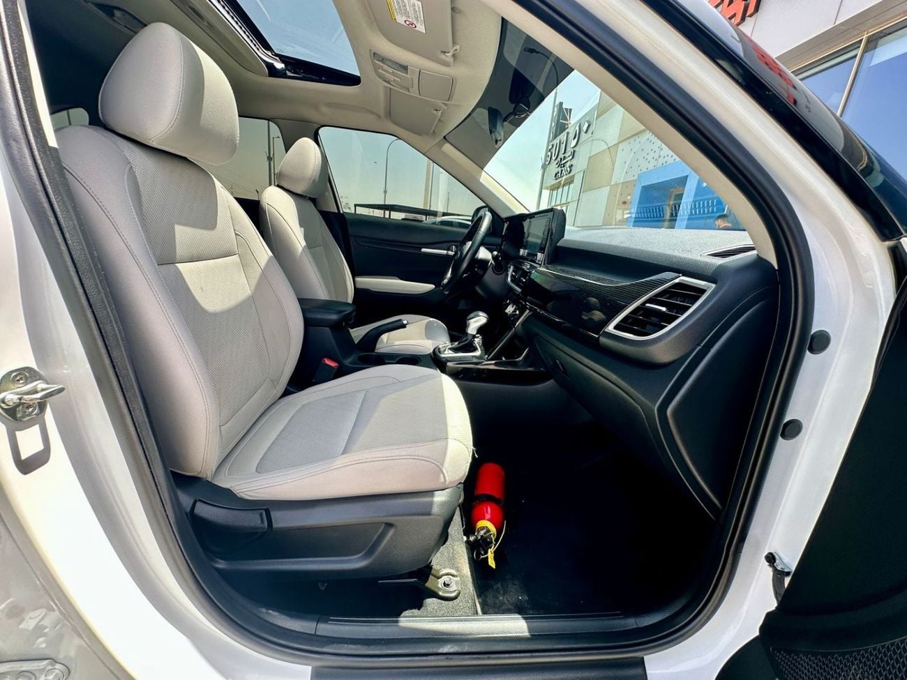 Kia Seltos 760-Monthly l GCC l Sunroof, Full Option l Accident Free