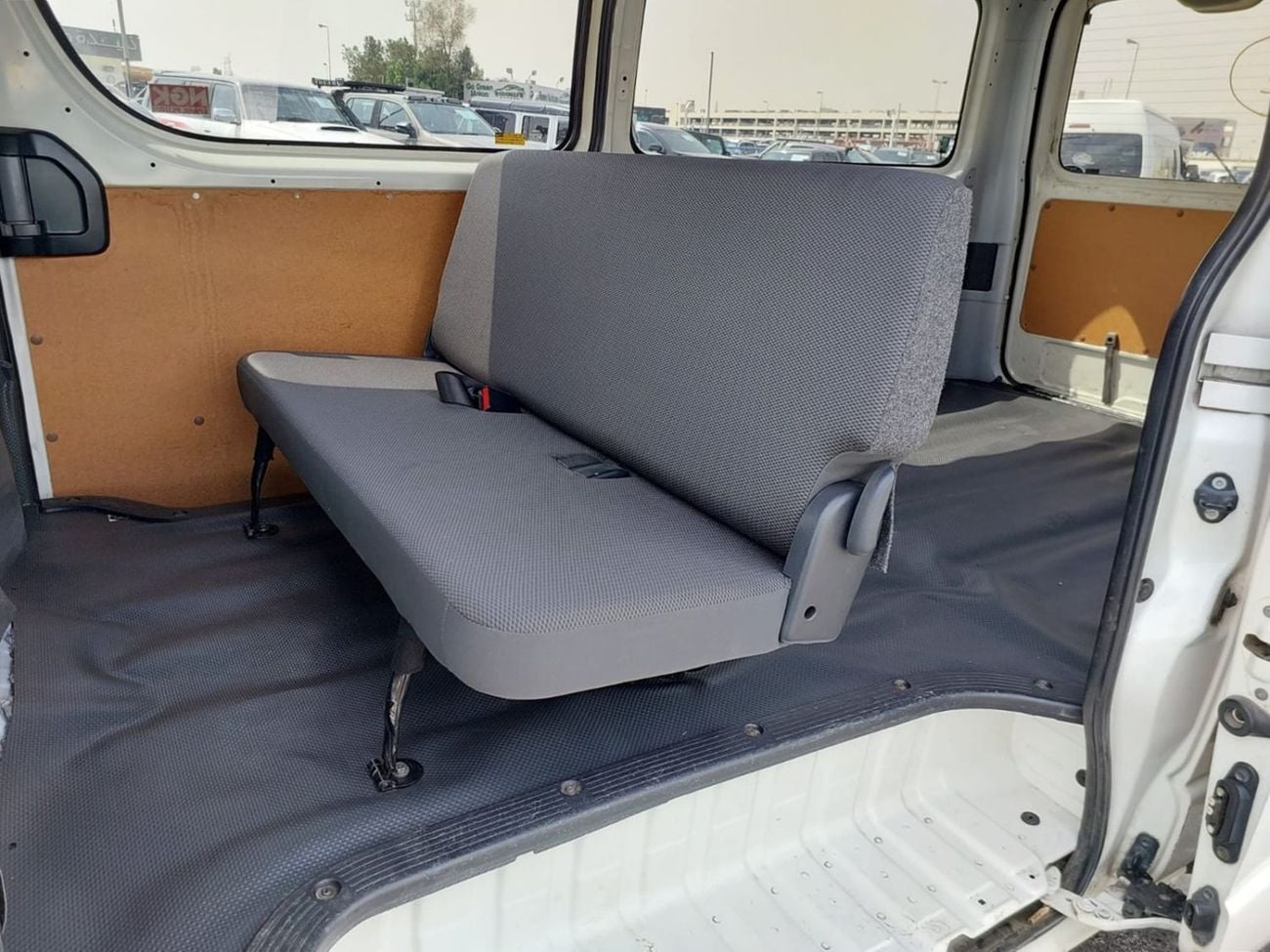 تويوتا هاياس (RAMADAN OFFER) TOYOTA HIACE VAN RHD 2010 MODEL 2.0 L PETROL AUTOMATIC(PM15913)