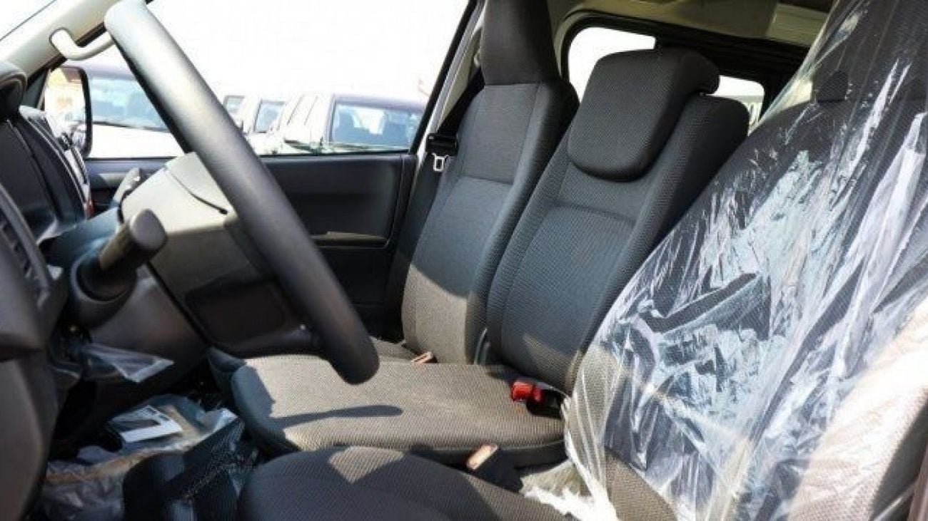 Toyota Hiace Toyota hiace 2.5L MY2025 diesel standard roof for export only