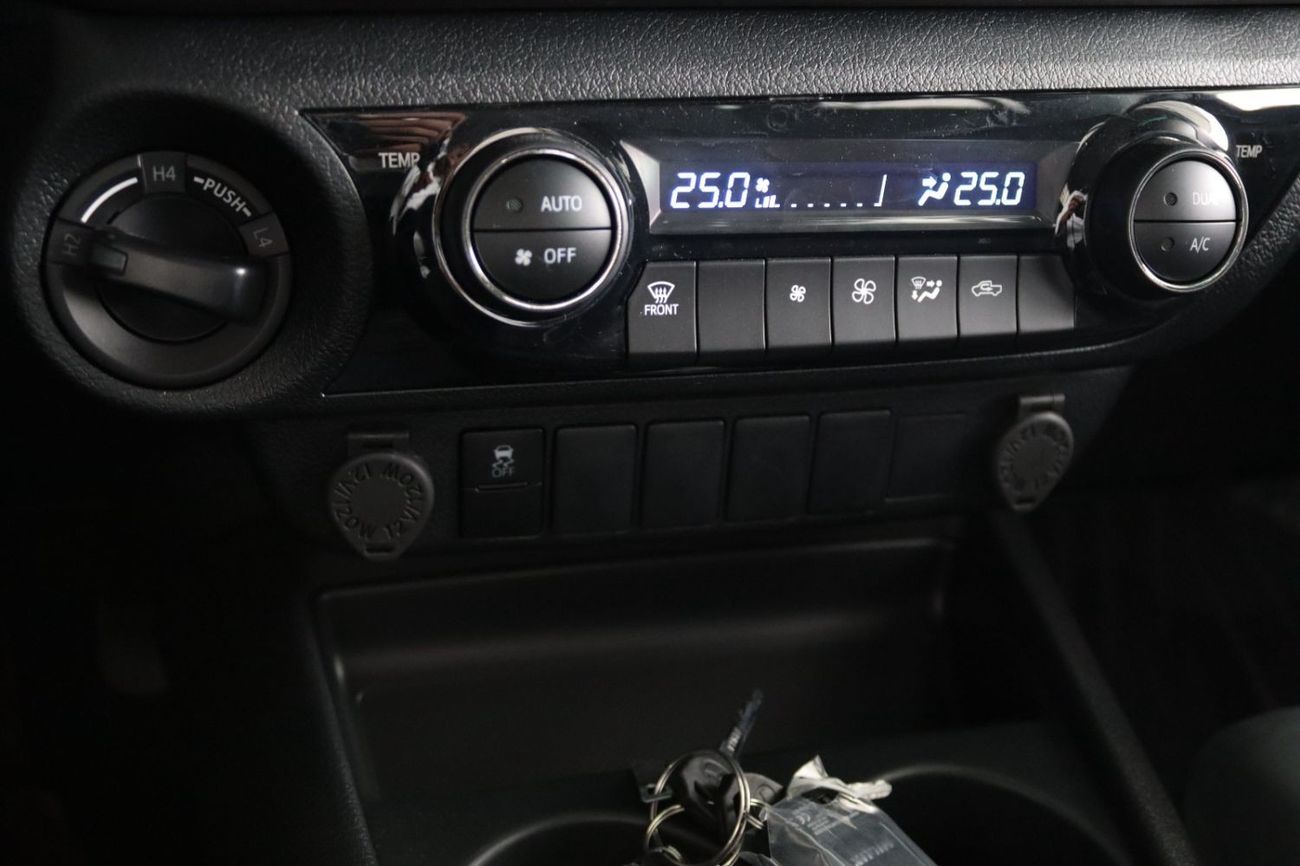 Toyota Hilux 2025 HILUX 2.7 4X4 AT - **التصدير فقط خارج الخليج***EXPORT ONLY**