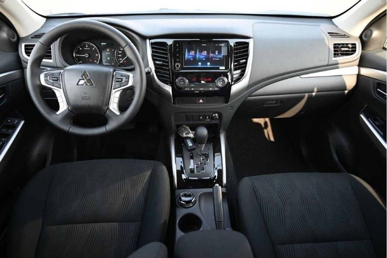 ميتسوبيشي باجيرو سبورت Sport 2.5L Diesel 4WD 7 Seat Automatic