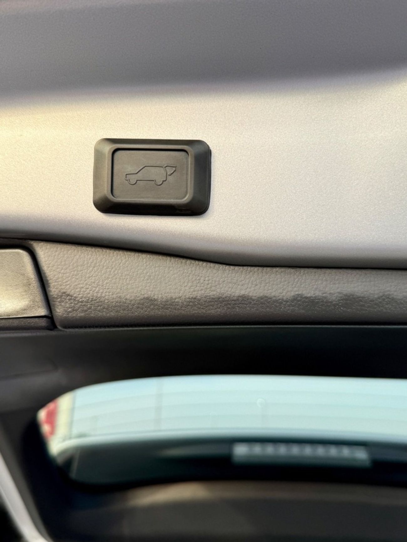 تويوتا راف ٤ XLE 2.5L