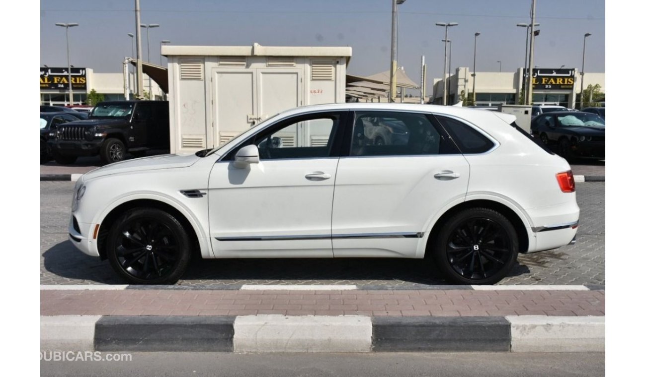 بنتلي بينتايجا W-12 BLACK EDITION2018 CLEAN CAR / WITH WARRANTY